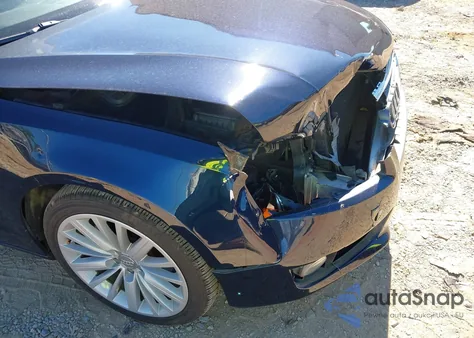 2010 Audi A5 2.0T Premium из США, поврежденный, VIN WAUJFAFH9AN015734